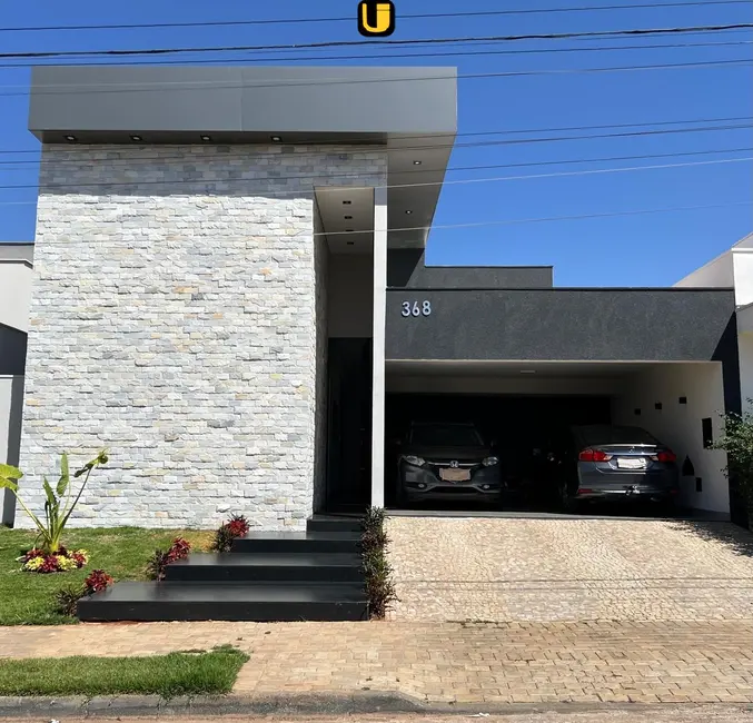 Foto 1 de Casa de Condomínio com 4 quartos à venda, 360m2 em Laranjeiras, Uberlandia - MG