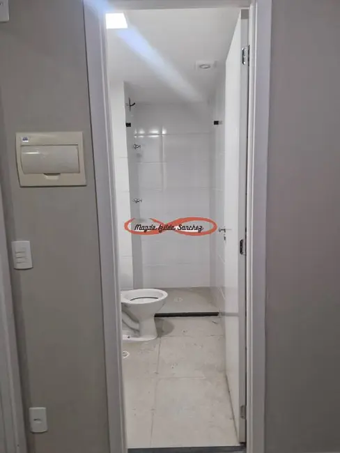 Foto 3 de Apartamento com 2 quartos à venda, 34m2 em Guaianazes, São Paulo - SP
