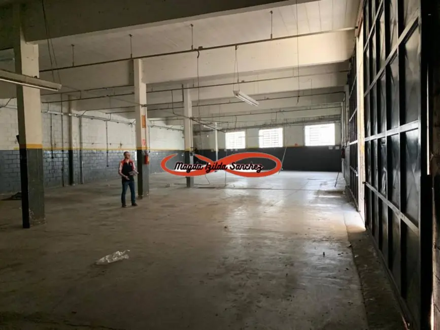 Foto 4 de Armazém / Galpão à venda, 1000m2 em Vila Carmosina, São Paulo - SP