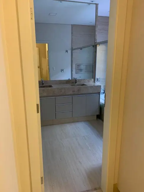 Foto 4 de Casa de Condomínio com 3 quartos à venda, 300m2 em Estância dos Ipês, Uberaba - MG