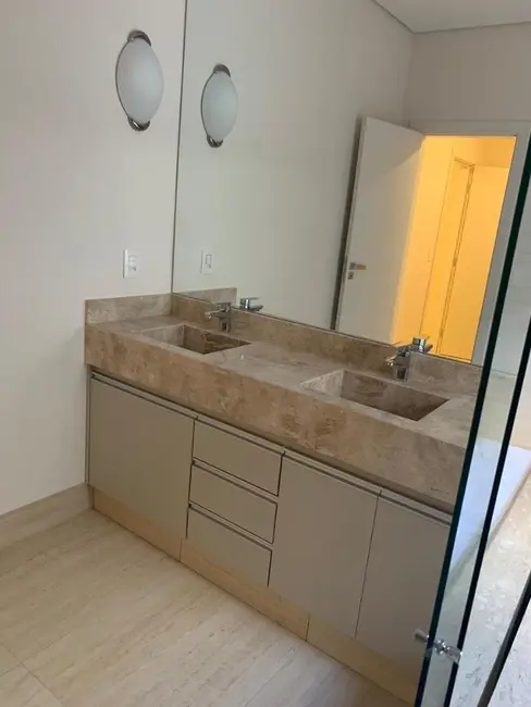 Foto 6 de Casa de Condomínio com 3 quartos à venda, 300m2 em Estância dos Ipês, Uberaba - MG