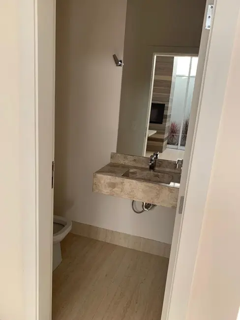 Foto 3 de Casa de Condomínio com 3 quartos à venda, 300m2 em Estância dos Ipês, Uberaba - MG