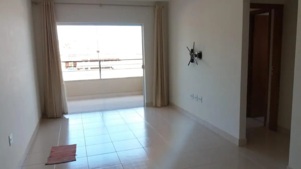 Foto 2 de Apartamento com 2 quartos à venda, 86m2 em Santa Maria, Uberaba - MG