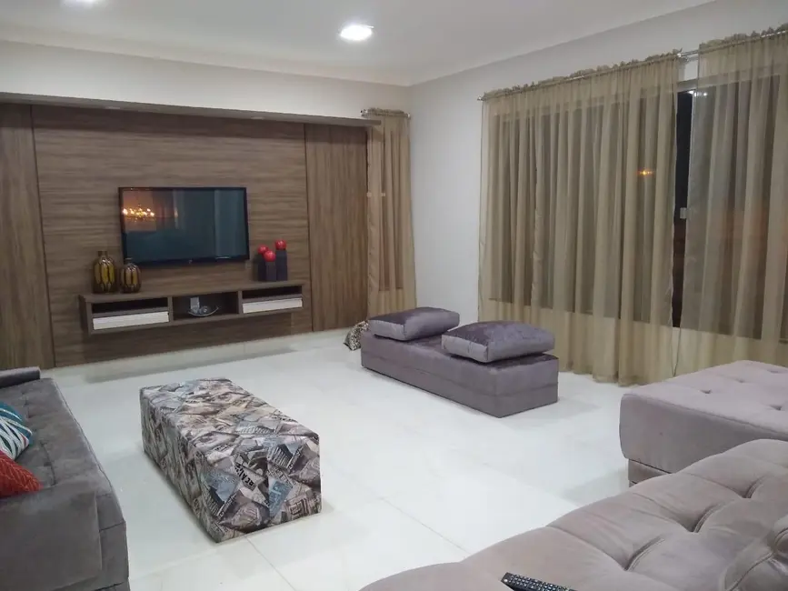 Sobrado com 3 quartos à venda, 360m2 em Jardim do Lago, Uberaba - MG - imagem 7 Foto 7 de Sobrado com 3 quartos à venda, 360m2 em Jardim do Lago, Uberaba - MG