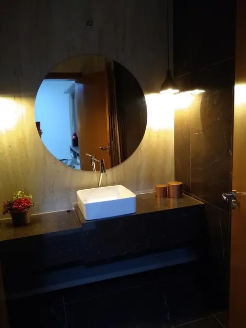 Sobrado com 3 quartos à venda, 360m2 em Jardim do Lago, Uberaba - MG - imagem 6 Foto 6 de Sobrado com 3 quartos à venda, 360m2 em Jardim do Lago, Uberaba - MG