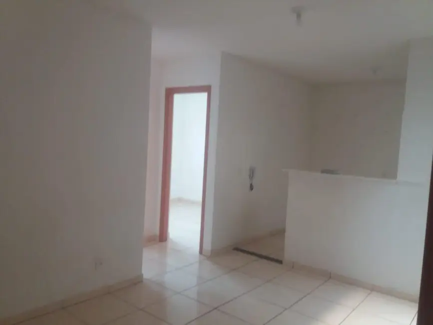 Foto 1 de Apartamento com 2 quartos para alugar, 46m2 em Loteamento Reserva Ushuaia, Uberaba - MG