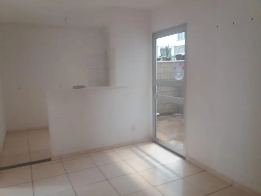 Foto 7 de Apartamento com 2 quartos para alugar, 46m2 em Loteamento Reserva Ushuaia, Uberaba - MG