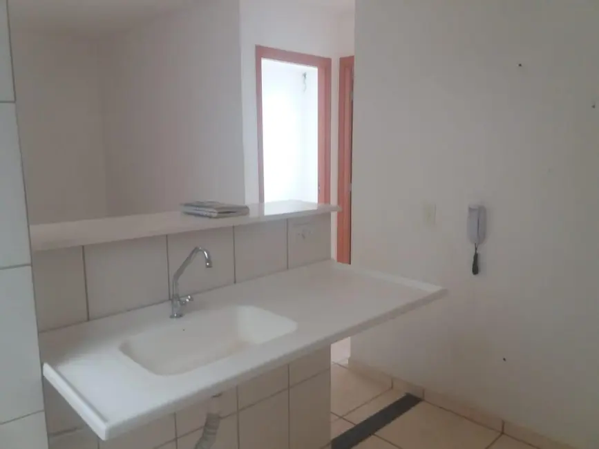 Foto 6 de Apartamento com 2 quartos para alugar, 46m2 em Loteamento Reserva Ushuaia, Uberaba - MG