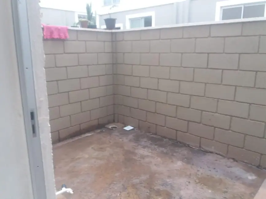 Foto 3 de Apartamento com 2 quartos para alugar, 46m2 em Loteamento Reserva Ushuaia, Uberaba - MG