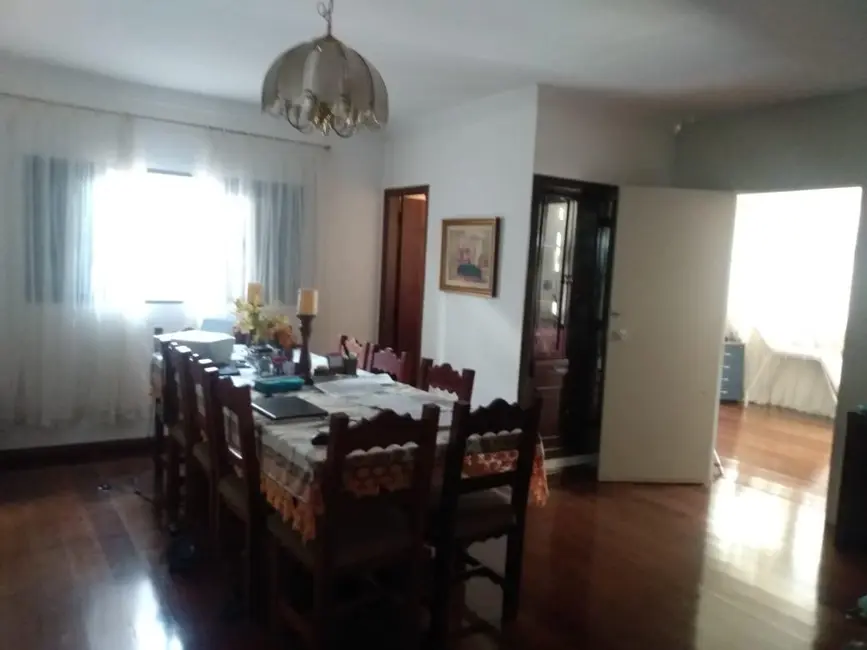 Casa com 3 quartos à venda, 450m2 em Santa Marta, Uberaba - MG - imagem 5 Foto 5 de Casa com 3 quartos à venda, 450m2 em Santa Marta, Uberaba - MG