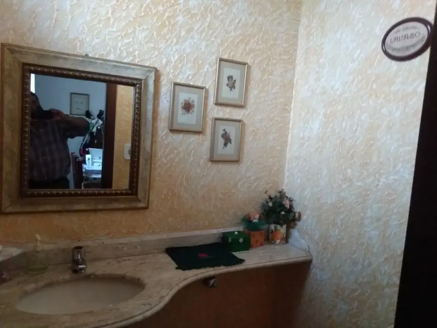 Casa com 3 quartos à venda, 450m2 em Santa Marta, Uberaba - MG - imagem 8 Foto 8 de Casa com 3 quartos à venda, 450m2 em Santa Marta, Uberaba - MG