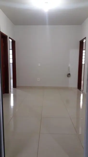 Casa com 3 quartos à venda, 200m2 em Conjunto Manoel Mendes, Uberaba - MG - imagem 8 Foto 8 de Casa com 3 quartos à venda, 200m2 em Conjunto Manoel Mendes, Uberaba - MG