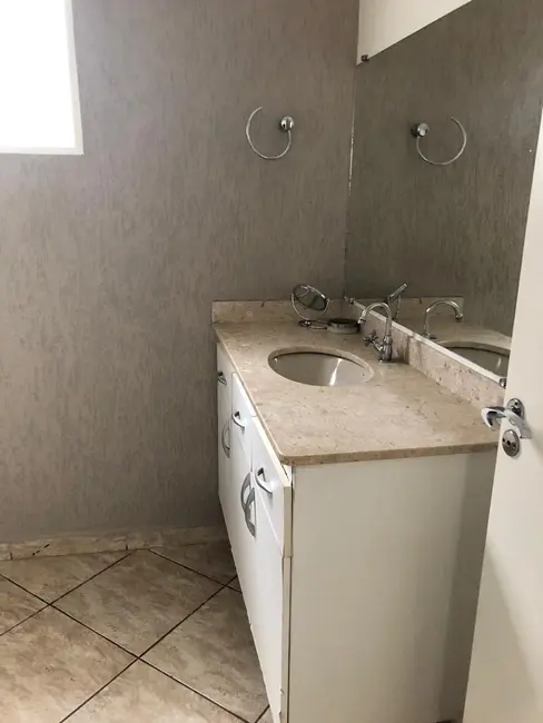 Casa com 3 quartos à venda, 354m2 em Estados Unidos, Uberaba - MG - imagem 6 Foto 6 de Casa com 3 quartos à venda, 354m2 em Estados Unidos, Uberaba - MG