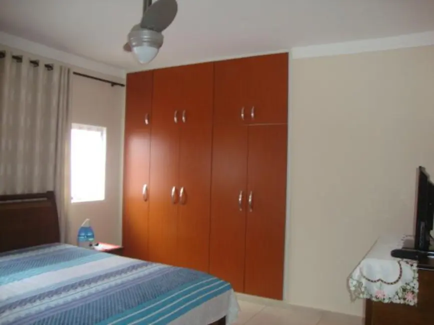 Casa com 4 quartos à venda, 368m2 em Boa Vista, Uberaba - MG - imagem 9 Foto 9 de Casa com 4 quartos à venda, 368m2 em Boa Vista, Uberaba - MG