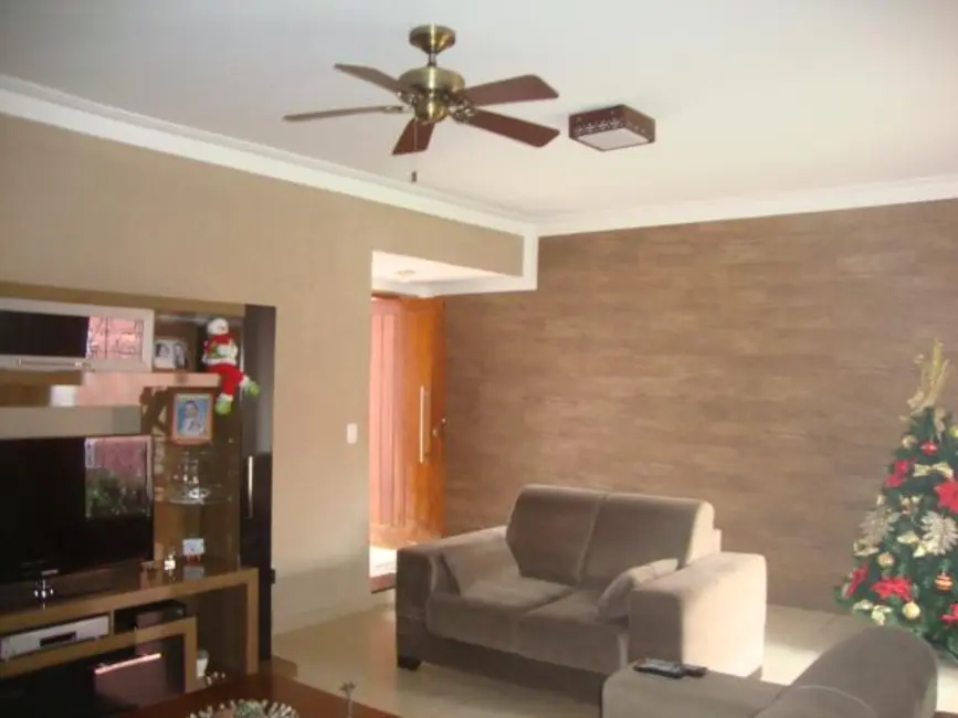 Foto 1 de Casa com 4 quartos à venda, 368m2 em Boa Vista, Uberaba - MG