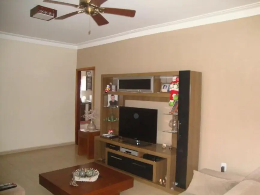 Casa com 4 quartos à venda, 368m2 em Boa Vista, Uberaba - MG - imagem 5 Foto 5 de Casa com 4 quartos à venda, 368m2 em Boa Vista, Uberaba - MG