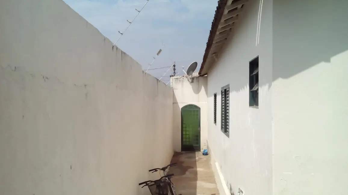 Casa com 3 quartos à venda, 250m2 em Núcleo Habitacional Silvério Cartafina, Uberaba - MG - imagem 5 Foto 5 de Casa com 3 quartos à venda, 250m2 em Núcleo Habitacional Silvério Cartafina, Uberaba - MG