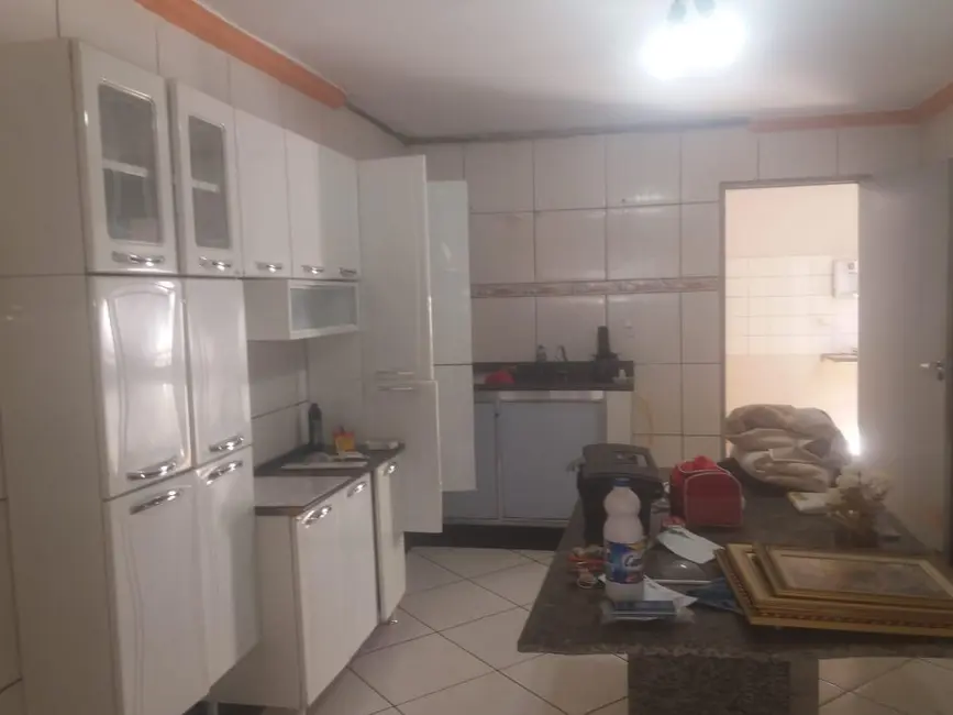 Sobrado com 3 quartos para alugar, 1020m2 em Conjunto Margarida Rosa de Azevedo, Uberaba - MG - imagem 8 Foto 8 de Sobrado com 3 quartos para alugar, 1020m2 em Conjunto Margarida Rosa de Azevedo, Uberaba - MG