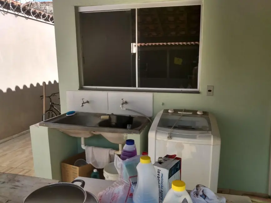 Casa com 2 quartos à venda, 250m2 em Jardim Copacabana, Uberaba - MG - imagem 4 Foto 4 de Casa com 2 quartos à venda, 250m2 em Jardim Copacabana, Uberaba - MG