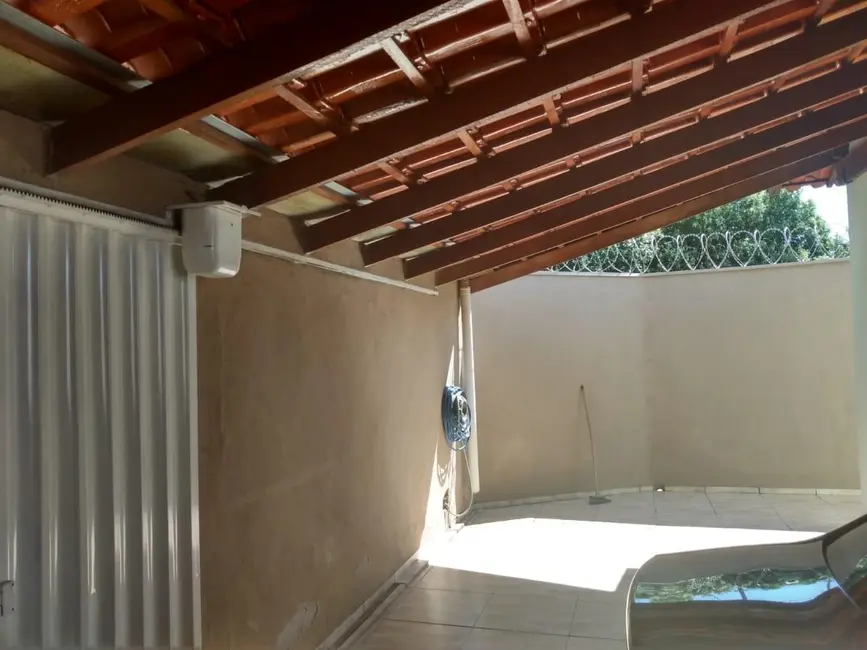 Casa com 2 quartos à venda, 250m2 em Jardim Copacabana, Uberaba - MG - imagem 7 Foto 7 de Casa com 2 quartos à venda, 250m2 em Jardim Copacabana, Uberaba - MG
