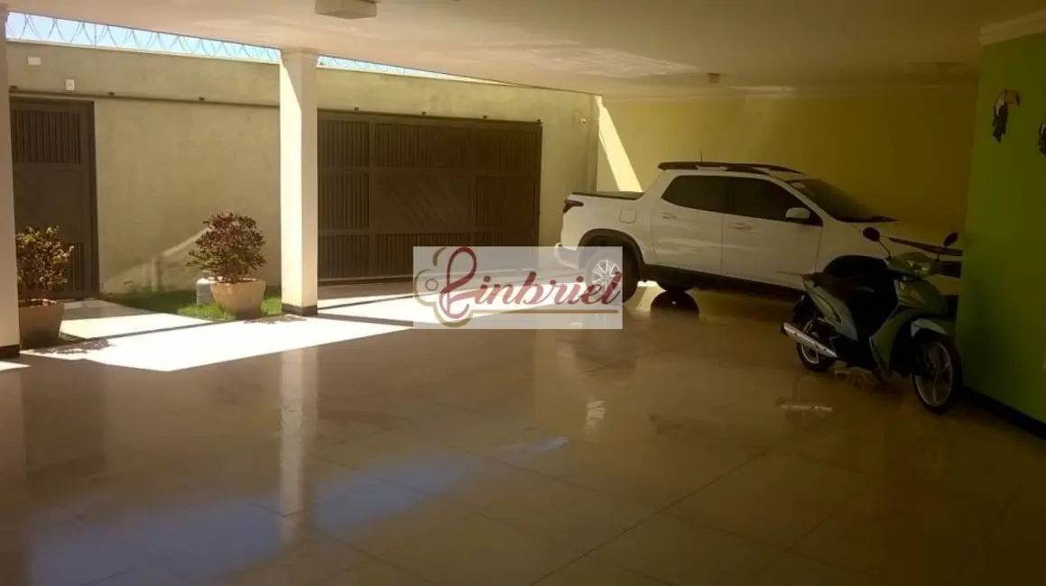 Foto 4 de Casa com 3 quartos à venda, 700m2 em Janauba - MG