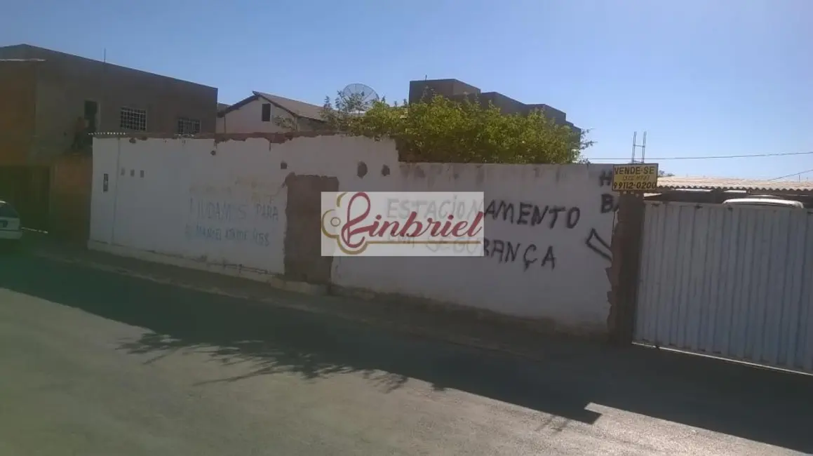 Foto 5 de Terreno / Lote à venda, 349m2 em Janauba - MG