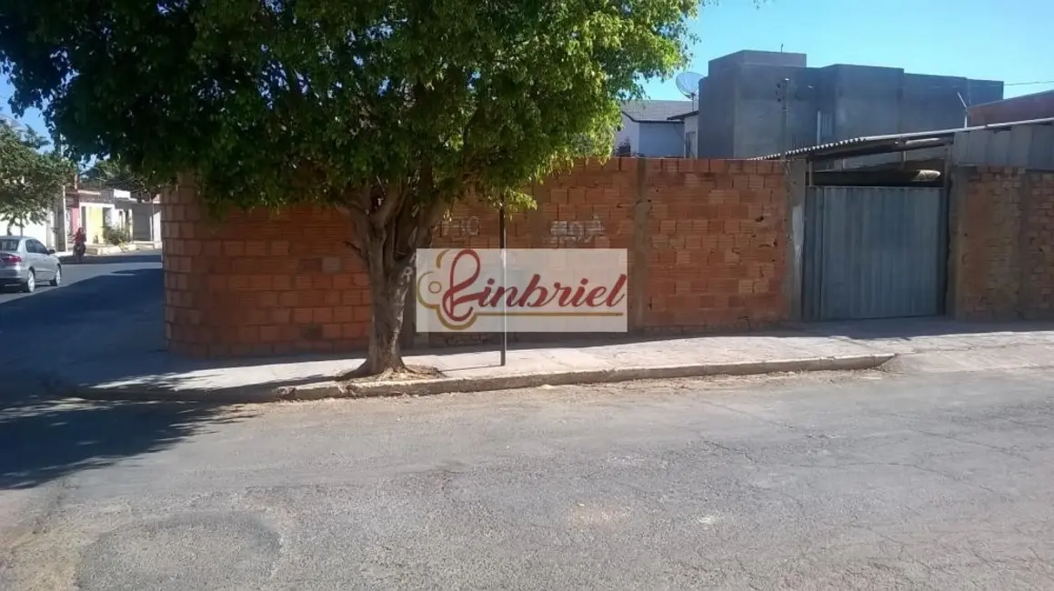 Foto 3 de Terreno / Lote à venda, 349m2 em Janauba - MG