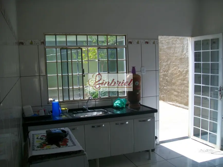 Foto 3 de Sobrado com 4 quartos à venda, 330m2 em Centro, Janauba - MG