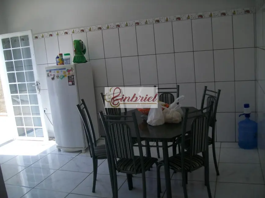 Foto 6 de Sobrado com 4 quartos à venda, 330m2 em Centro, Janauba - MG