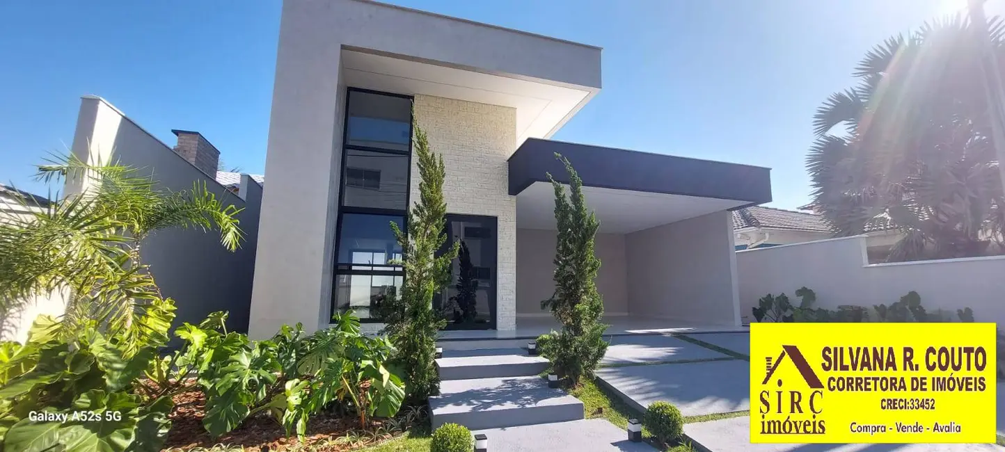 Foto 9 de Casa de Condomínio com 3 quartos à venda, 360m2 em Marica - RJ