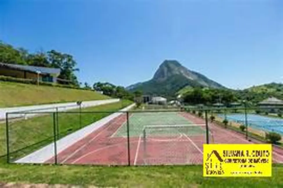 Foto 2 de Casa de Condomínio com 3 quartos à venda, 360m2 em Marica - RJ