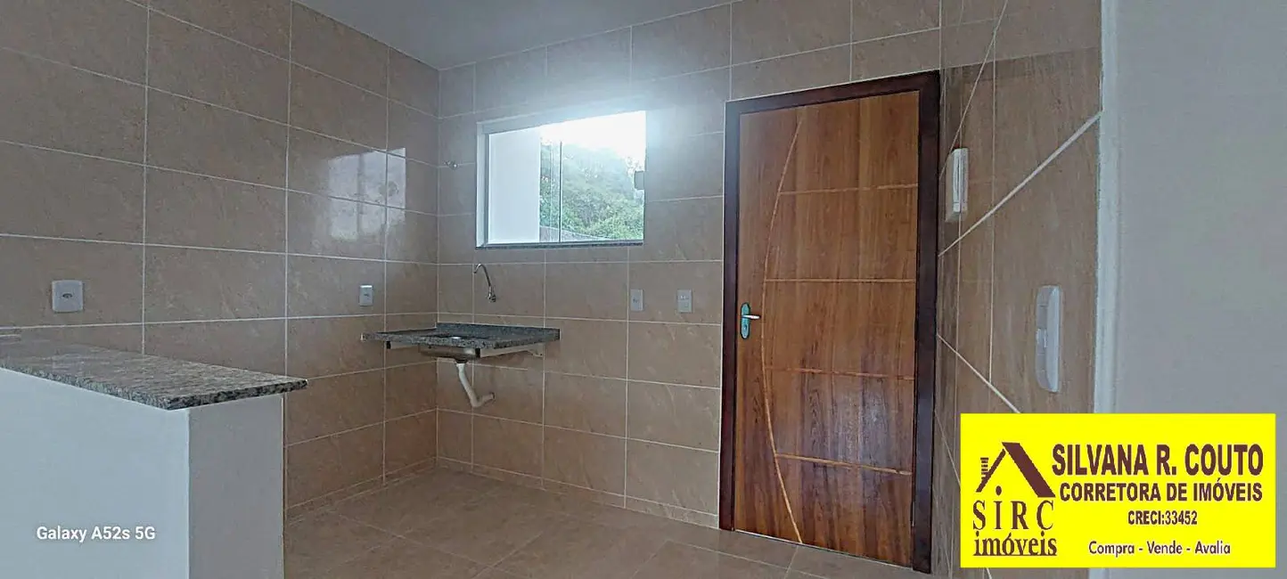 Foto 2 de Casa com 2 quartos à venda, 121m2 em Marica - RJ