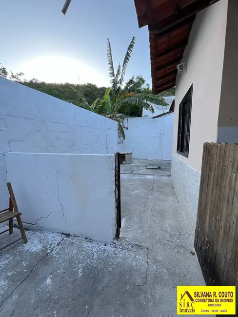 Foto 4 de Casa com 2 quartos à venda, 210m2 em Marica - RJ