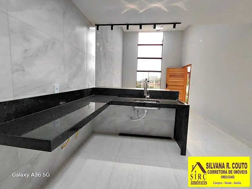 Foto 2 de Casa de Condomínio com 3 quartos à venda, 360m2 em Cajueiros (Itaipuaçu), Marica - RJ