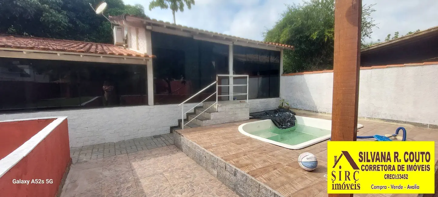 Foto 3 de Casa com 3 quartos à venda, 360m2 em Marica - RJ