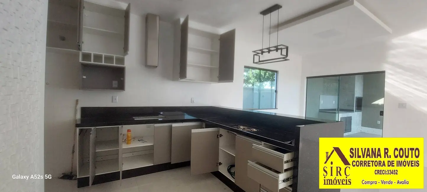 Foto 2 de Casa com 3 quartos à venda, 440m2 em Jardim Atlântico Leste (Itaipuaçu), Marica - RJ