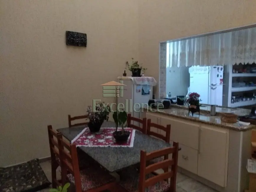 Sobrado com 5 quartos à venda, 197m2 em Santa Paula, Sao Caetano Do Sul - SP - imagem 4 Foto 4 de Sobrado com 5 quartos à venda, 197m2 em Santa Paula, Sao Caetano Do Sul - SP