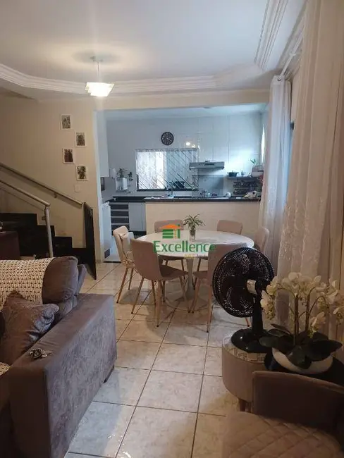 Sobrado com 3 quartos à venda, 110m2 em Vila Alpina, São Paulo - SP - imagem 2 Foto 2 de Sobrado com 3 quartos à venda, 110m2 em Vila Alpina, São Paulo - SP