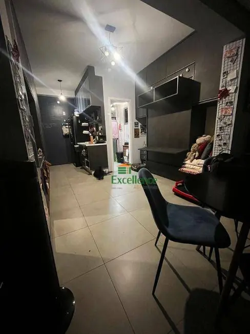 Kitnet com 1 quarto para alugar, 30m2 em Aclimação, São Paulo - SP - imagem 3 Foto 3 de Kitnet com 1 quarto para alugar, 30m2 em Aclimação, São Paulo - SP