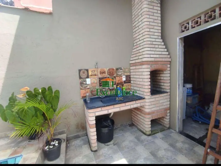 Foto 2 de Casa com 2 quartos à venda, 300m2 em Mongagua - SP