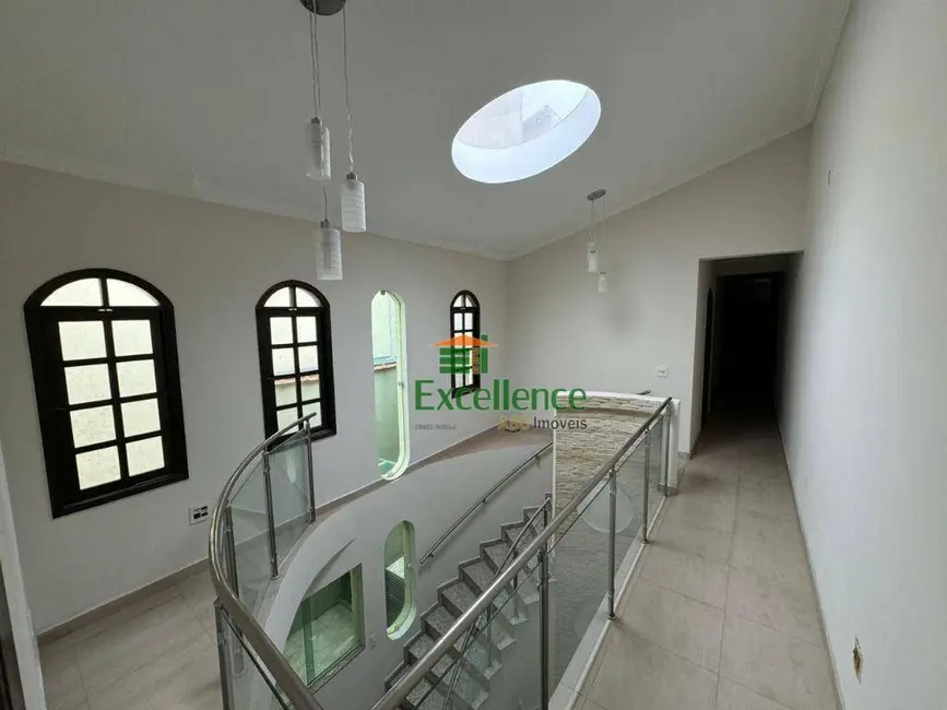 Foto 1 de Sobrado com 4 quartos à venda, 264m2 em Vila Pires, Santo Andre - SP