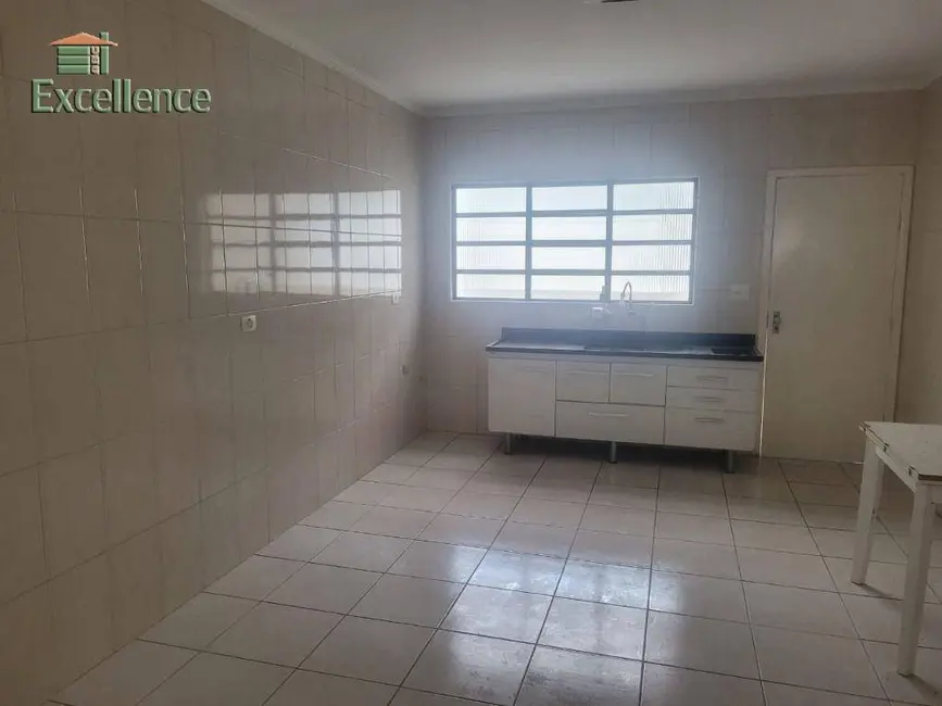 Casa com 2 quartos para alugar, 105m2 em Santa Maria, Sao Caetano Do Sul - SP - imagem 3 Foto 3 de Casa com 2 quartos para alugar, 105m2 em Santa Maria, Sao Caetano Do Sul - SP