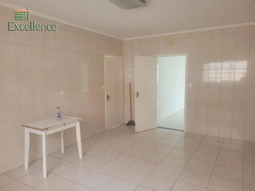 Casa com 2 quartos para alugar, 105m2 em Santa Maria, Sao Caetano Do Sul - SP - imagem 2 Foto 2 de Casa com 2 quartos para alugar, 105m2 em Santa Maria, Sao Caetano Do Sul - SP