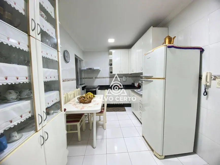 Apartamento com 3 quartos à venda, 120m2 em Juiz De Fora - MG - imagem 8 Foto 8 de Apartamento com 3 quartos à venda, 120m2 em Juiz De Fora - MG