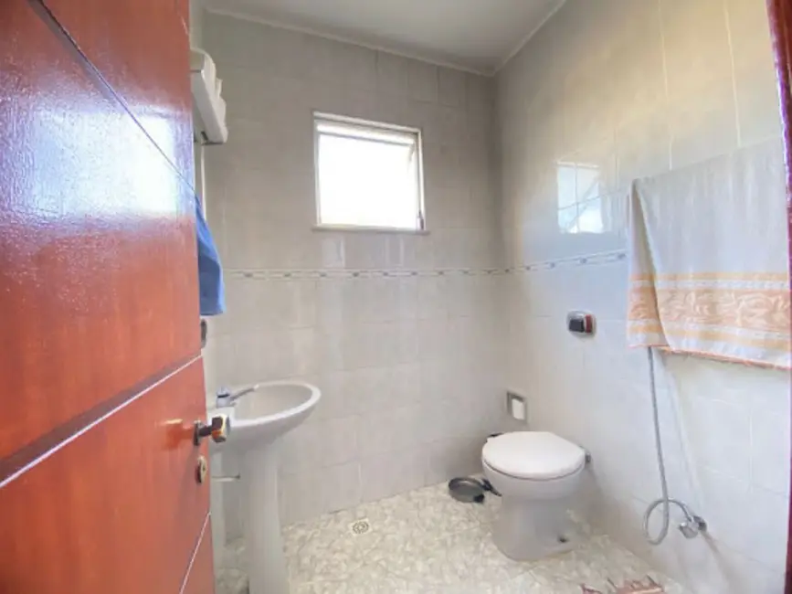 Casa com 3 quartos à venda e para alugar em Bairu, Juiz De Fora - MG - imagem 8 Foto 8 de Casa com 3 quartos à venda e para alugar em Bairu, Juiz De Fora - MG