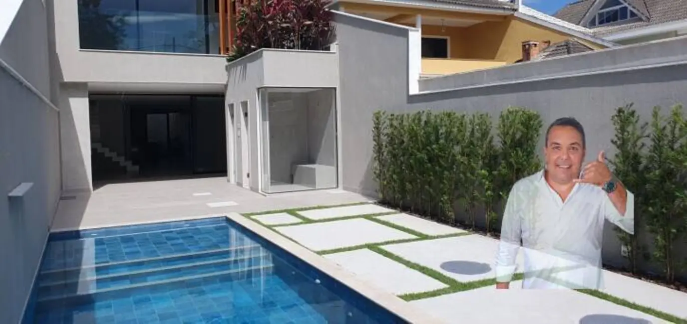 Casa com 4 quartos à venda, 320m2 em Barra da Tijuca, Rio De Janeiro - RJ - imagem 1 Foto 1 de Casa com 4 quartos à venda, 320m2 em Barra da Tijuca, Rio De Janeiro - RJ