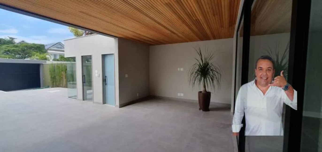 Casa com 5 quartos à venda, 420m2 em Barra da Tijuca, Rio De Janeiro - RJ - imagem 8 Foto 8 de Casa com 5 quartos à venda, 420m2 em Barra da Tijuca, Rio De Janeiro - RJ