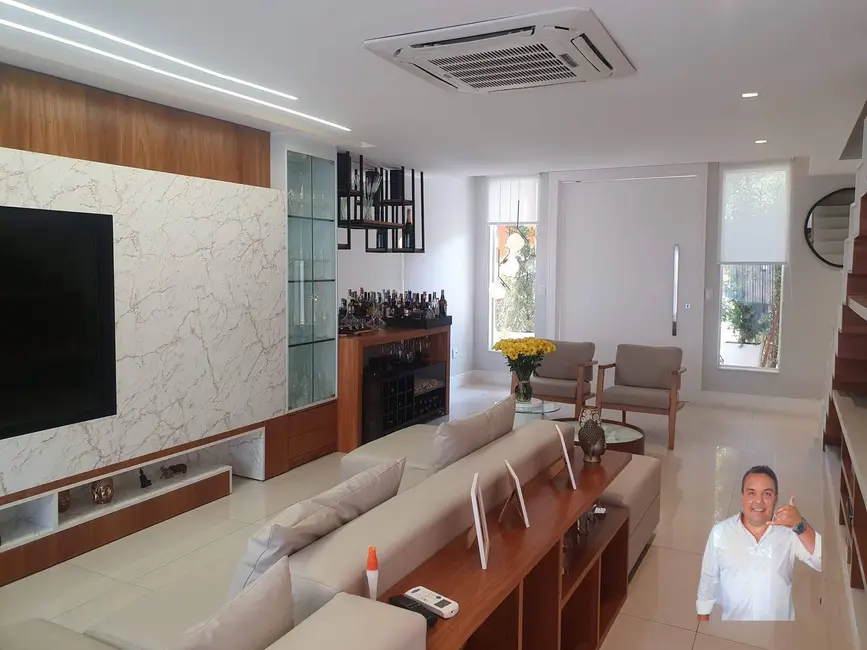 Casa com 3 quartos à venda, 320m2 em Recreio dos Bandeirantes, Rio De Janeiro - RJ - imagem 6 Foto 6 de Casa com 3 quartos à venda, 320m2 em Recreio dos Bandeirantes, Rio De Janeiro - RJ