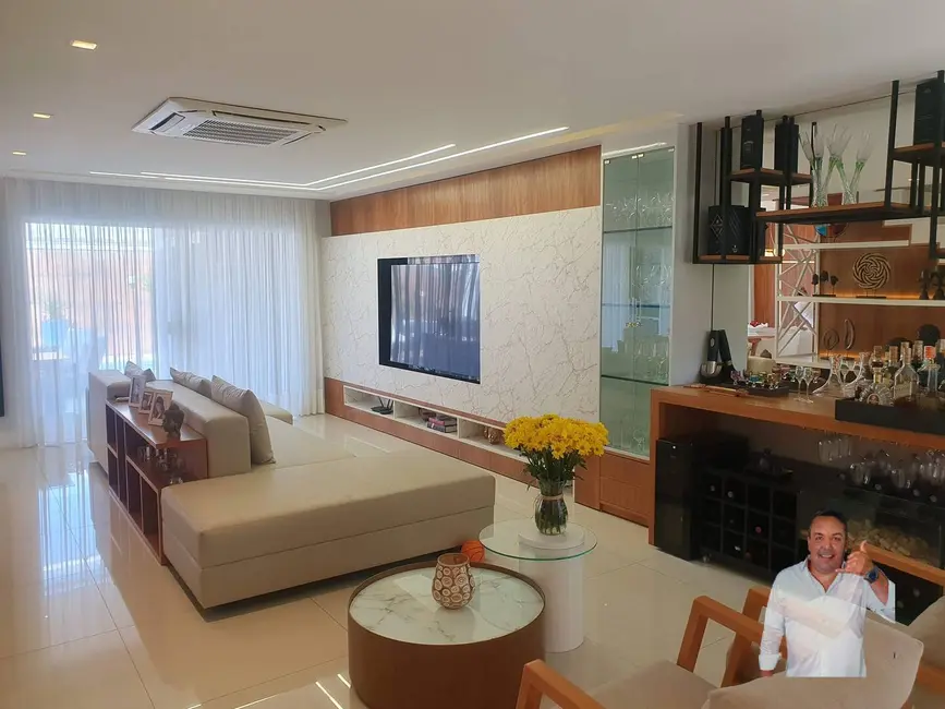 Casa com 3 quartos à venda, 320m2 em Recreio dos Bandeirantes, Rio De Janeiro - RJ - imagem 2 Foto 2 de Casa com 3 quartos à venda, 320m2 em Recreio dos Bandeirantes, Rio De Janeiro - RJ