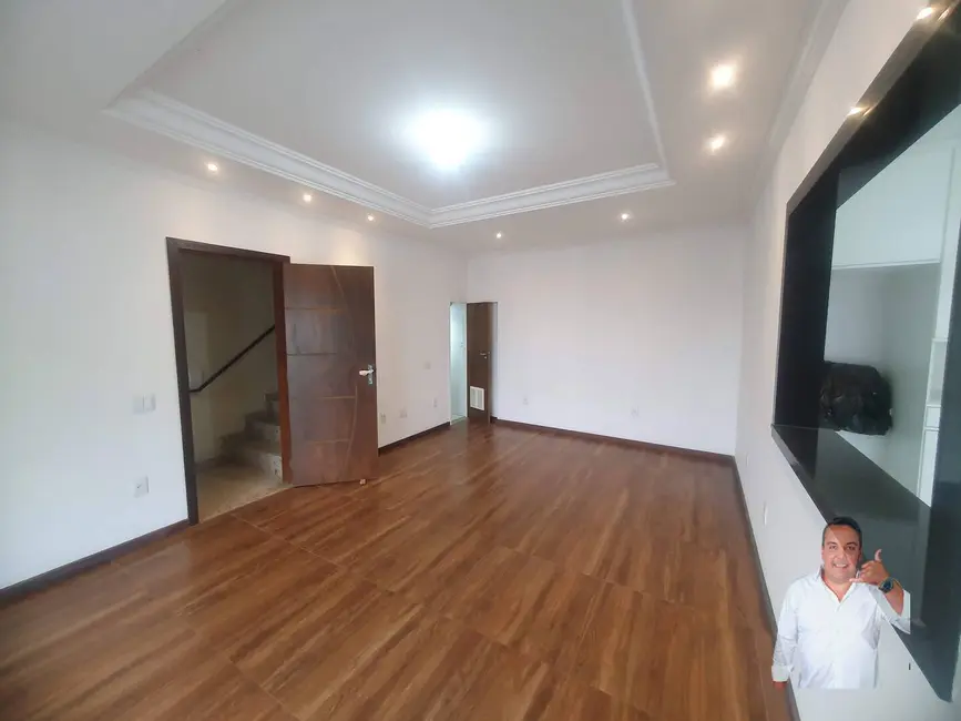 Foto 1 de Casa com 3 quartos à venda e para alugar, 332m2 em Jacarepaguá, Rio De Janeiro - RJ
